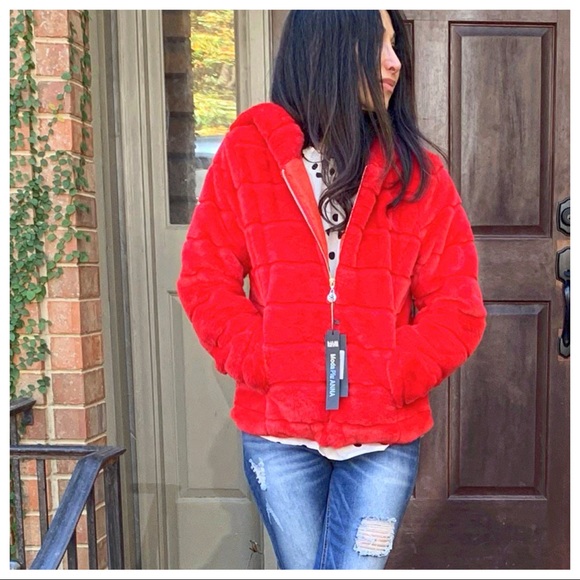 ✨LAST 1✨PARIS✨Red Gorgeous Faux Fur Hooded Jacket - Picture 2 of 8